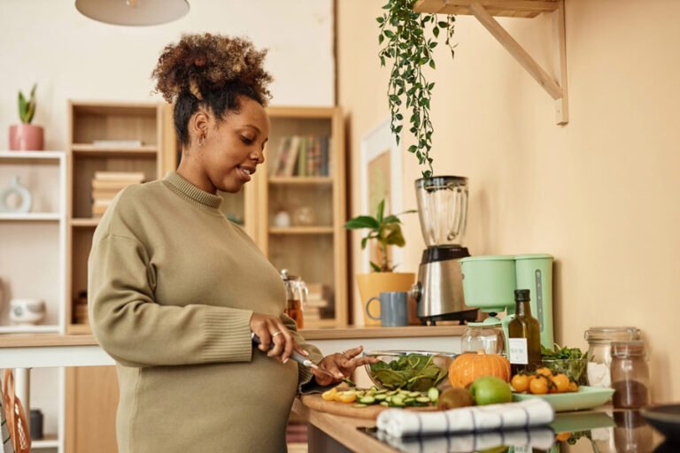 The Smart Pregnancy Diet: Maximizing Fetal Development with Science-Backed Nutrition and Vitamins